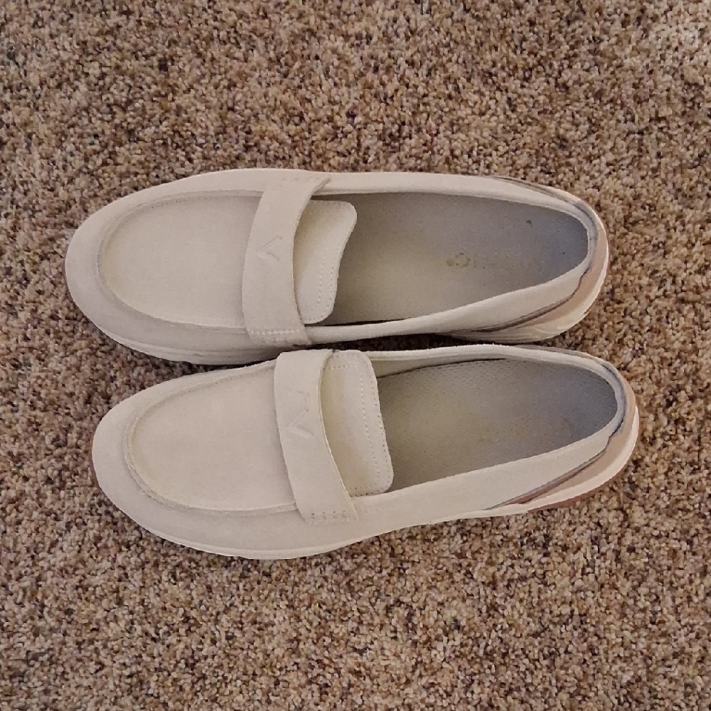 Vionic 10.5 NEW Cream Women's Loafers Comfort Driving Shoes